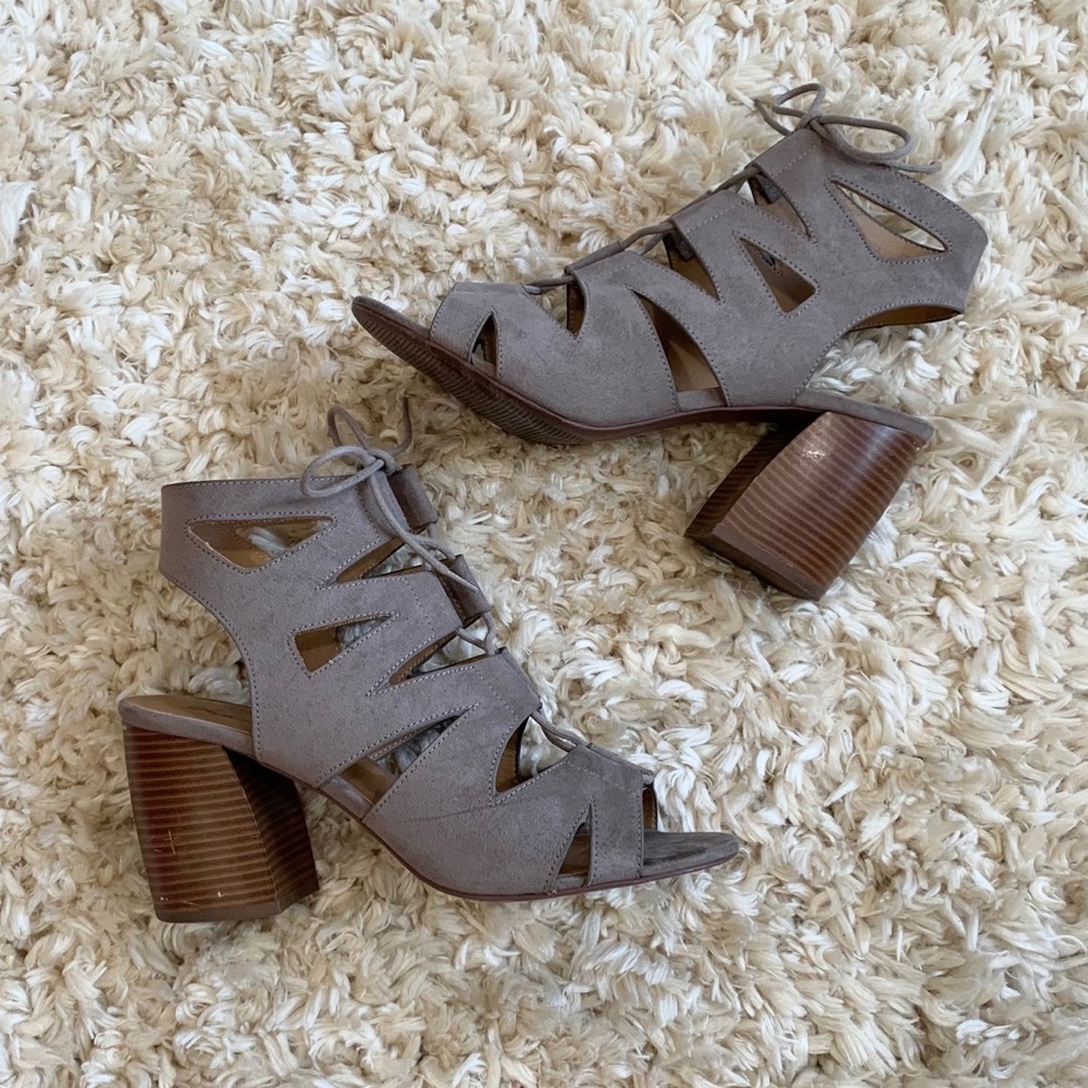 QUPID Caris Womens Heeled Sandal